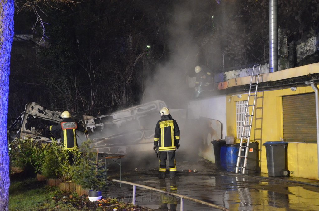 Wohnwagenbrand Koeln Hoehenberg Olpenerstr P037.JPG - Miklos Laubert